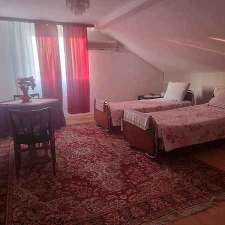 Guesthouse Sobi-Rooms Gradsko エクステリア 写真