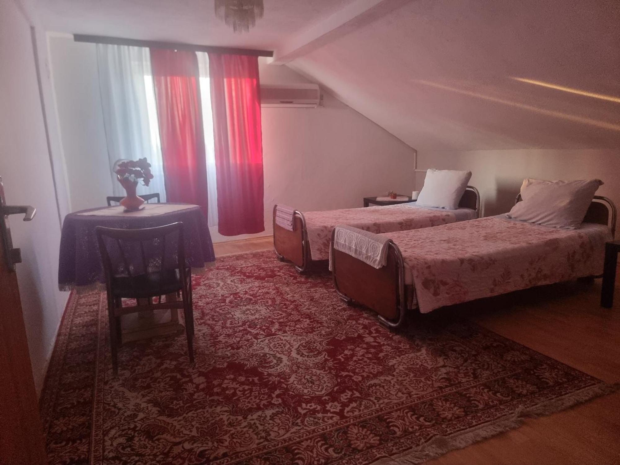 Guesthouse Sobi-Rooms Gradsko エクステリア 写真